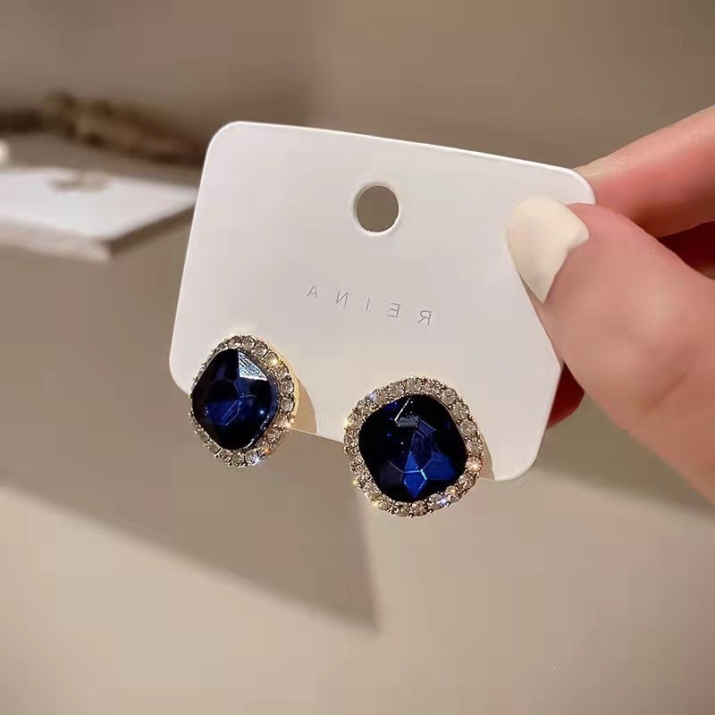 Boucles d'oreilles carrées en  - Korean Luxury Lifestyle avis et prix